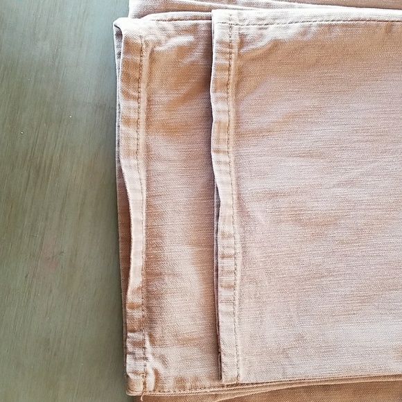 Men's Gap khaki colored jeans. - Picture 4 of 4